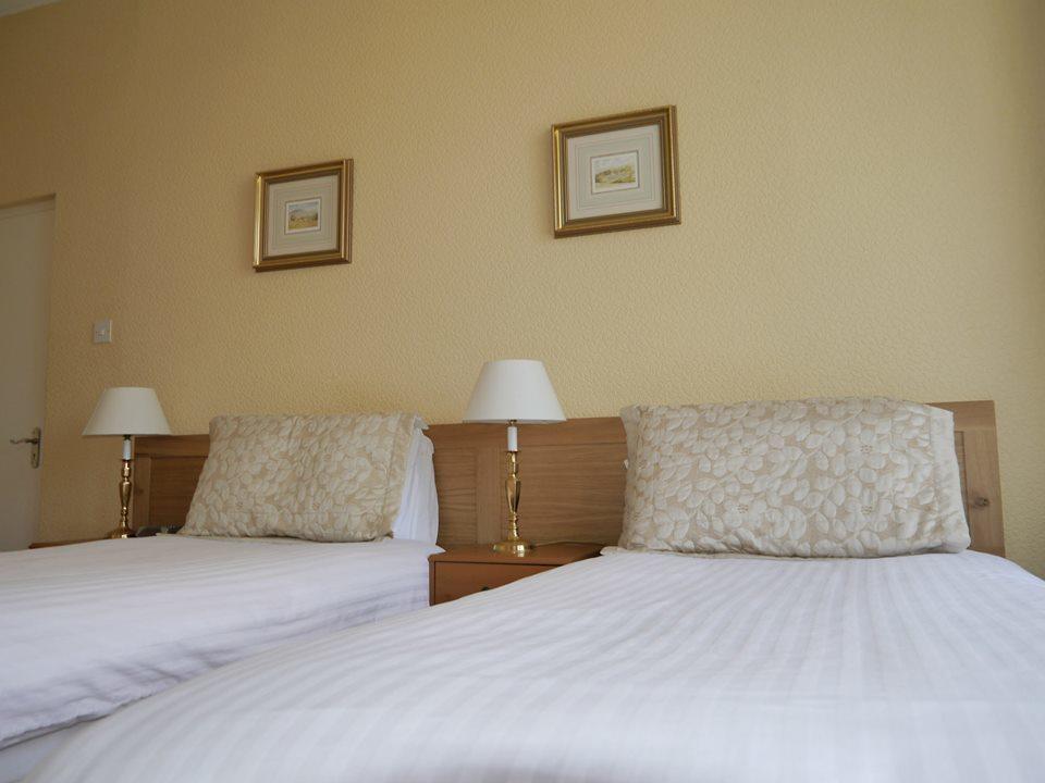 הרוגייט Conference View Guest House מראה חיצוני תמונה